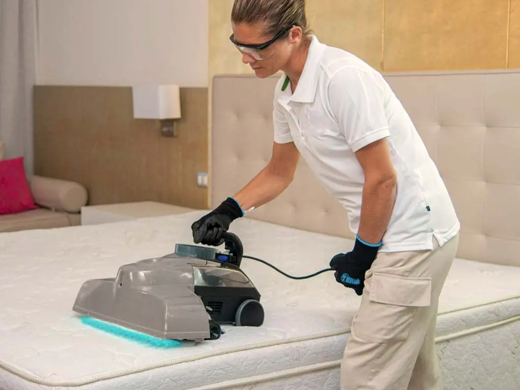 DUBINSKO USISAVANJE MADRACA